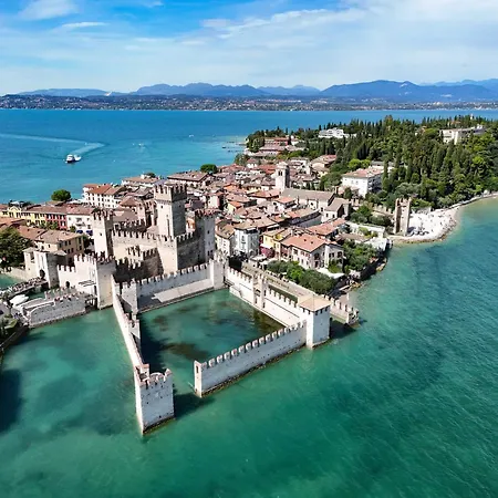 Carolina Callas סירמיונה